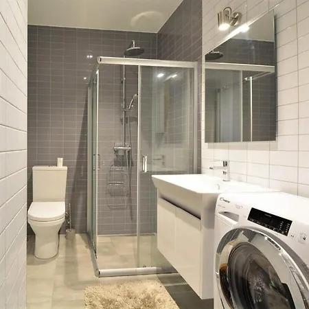 Modern Near The Bus Station And The Airport Apartment Tallinn