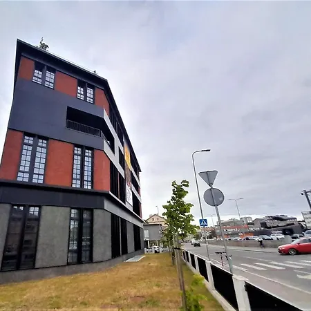 Modern Near The Bus Station And The Airport Апартаменты *