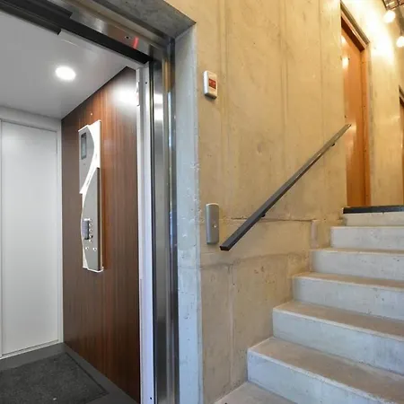 Modern Near The Bus Station And The Airport Apartment